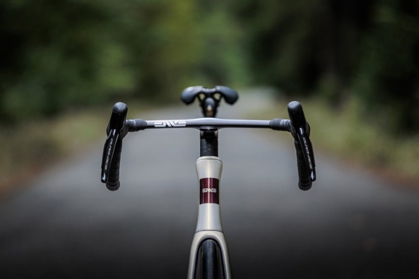 Silniční kolo Enve Melee, Shimano Dura-Ace Di2 - Velikost kola: 56