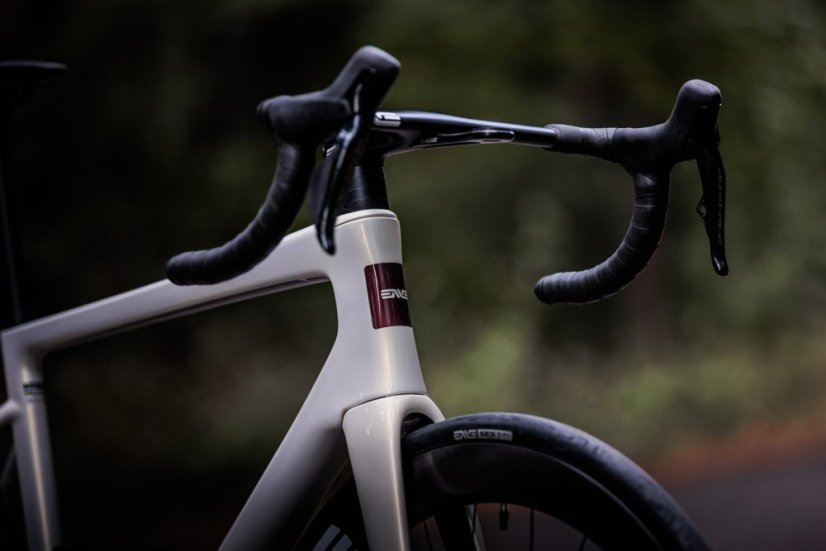 Silniční kolo Enve Melee, Shimano Dura-Ace Di2 - Velikost kola: 56